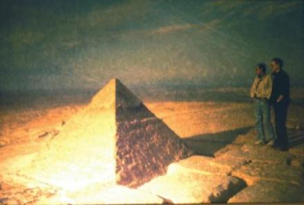 What Ever Happened To The Capstone of The Great Pyramid Khufu?  26795pyrA