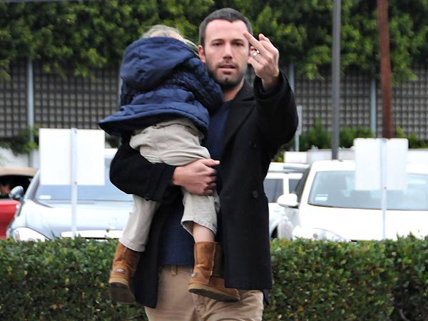 Haitou Image Fight - Página 16 Benaffleck-mostrandodedo