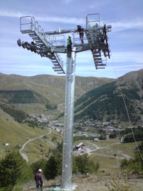 Construction du TSD6 de lachaup àla foux LEITNER DSC00705_(2)