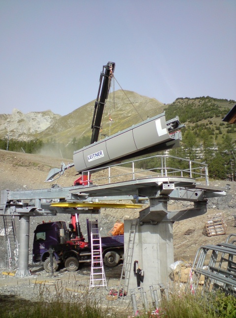 Construction du TSD6 de lachaup àla foux LEITNER Dsc00653_(2)