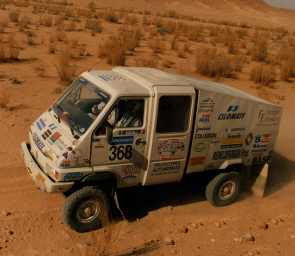 Basique classique toujours suivi ! - Page 17 Dakar_1991_368_B90-4x4