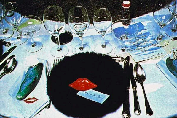 17 Genuinely Creepy Photos From A 1972 Rothschild Dinner Party  3r