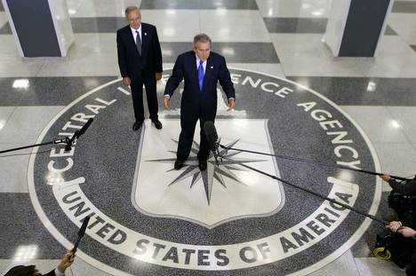 [Validé] United States of America Bush_a_la_CIA
