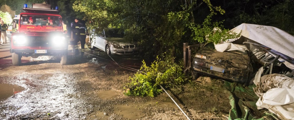 Bomba d'acqua fa strage in Veneto: quattro morti nel Trevigiano 110505381-c6befc17-8fe3-4415-a458-2d24d5b93670