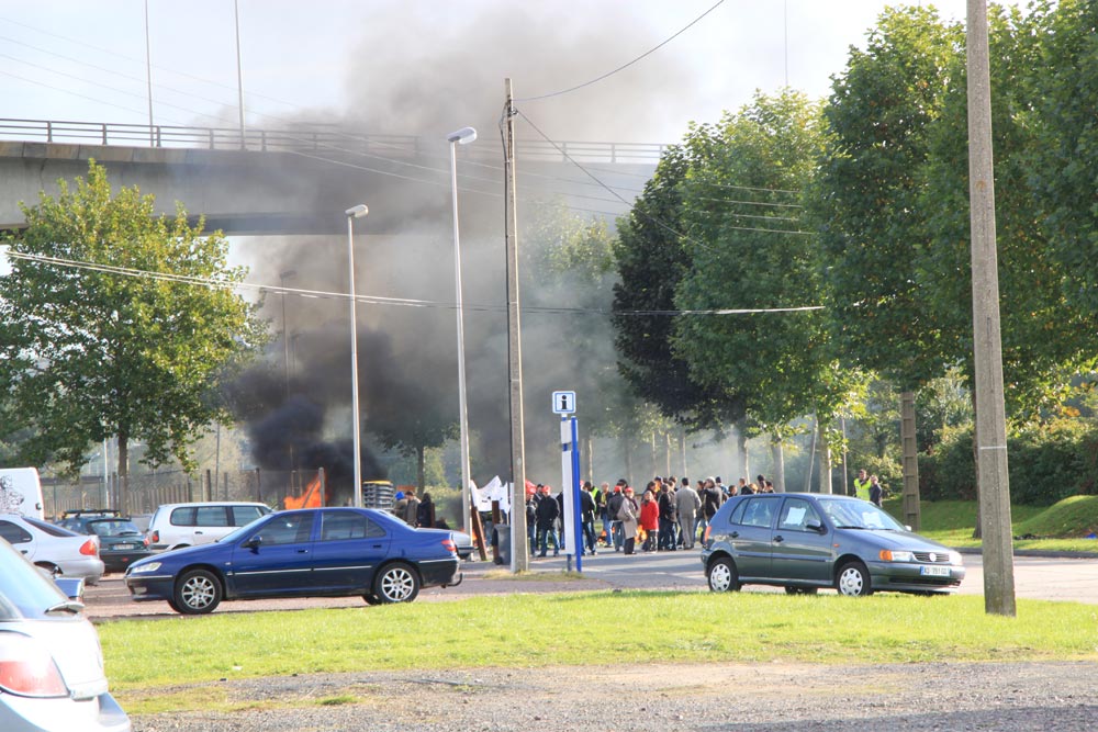 Blocage du dépôt de carburant de Caen le 18 octobre IMG_1635