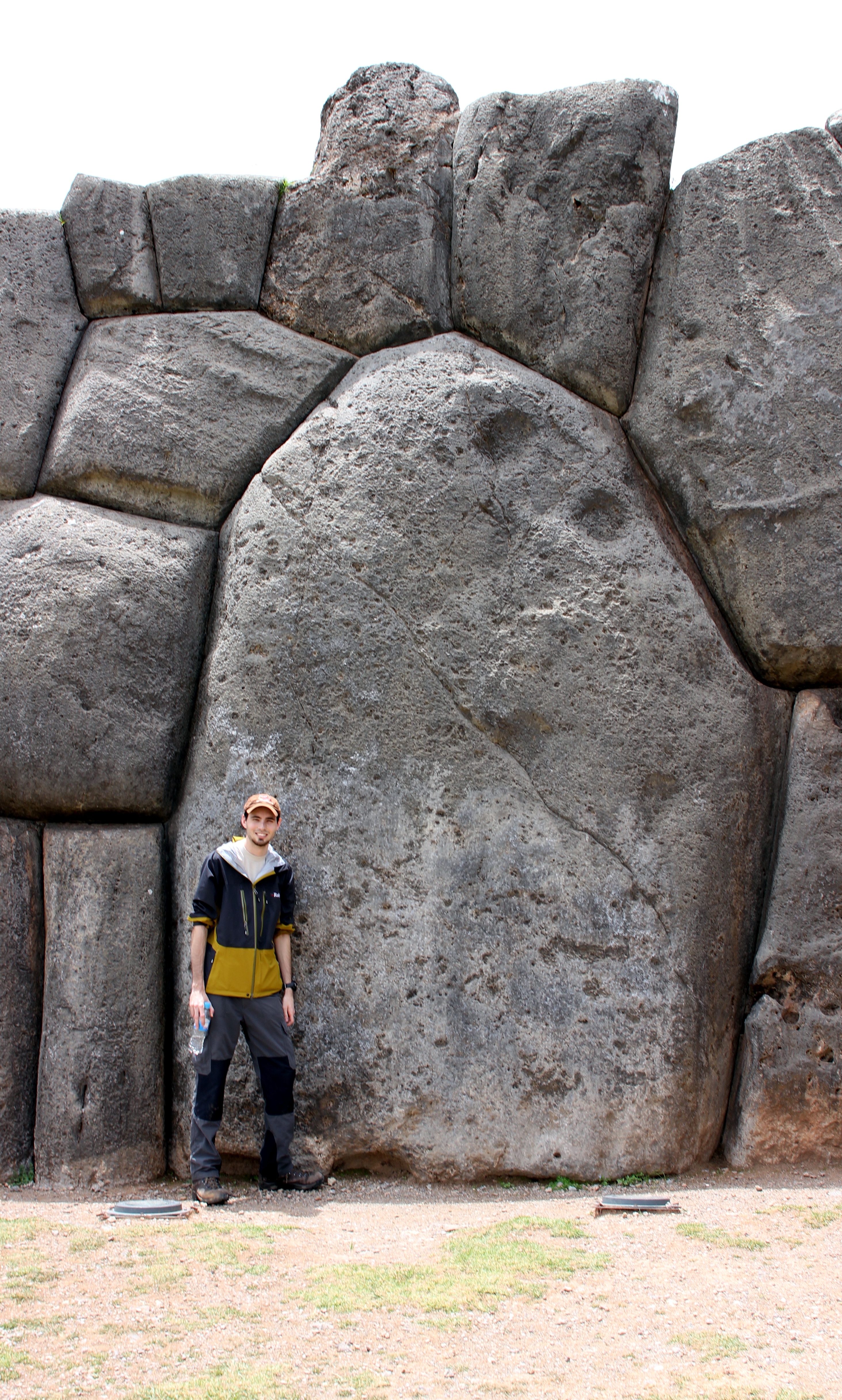 Pourquoi Sacsayhuaman a été fait avec des pierres moulées! 0601