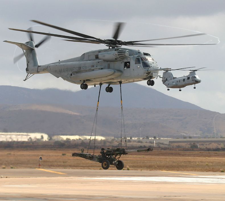 CH-53  ام المروحيات Ch53WithGunAndCh46
