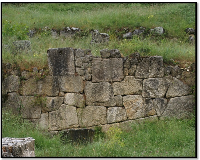 Oculto en Italia: Ruinas ciclópeas prohibidas, (¿de gigantes de la Atlántida?) Cyclopean-Ruins-Alba-Fucens-4