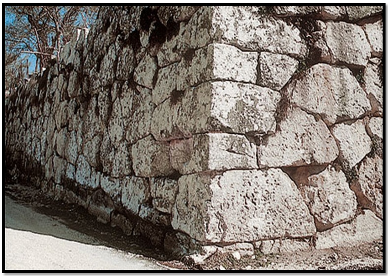 Oculto en Italia: Ruinas ciclópeas prohibidas, (¿de gigantes de la Atlántida?) Cyclopean-Ruins-Alba-Fucens-5