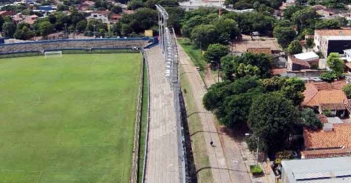 PARAGUAY: EDIFICIOS Y HASTA UN CLUB SOBRE FRANJA DE TREN QUE MOVILIZARÍA A 100.000 PASAJEROS 0639-692x360