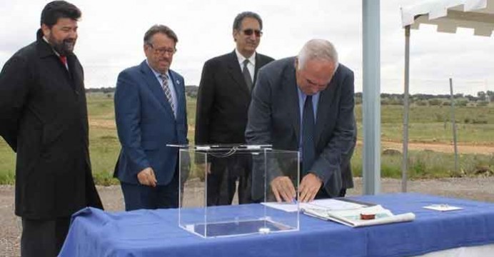 ESPAÑA: COMIENZAN LAS OBRAS DE LA TERMINAL FERROVIARIA EN EXPACIO MÉRIDA, CON LA COLOCACIÓN DE LA PRIMERA PIEDRA 1028-692x360