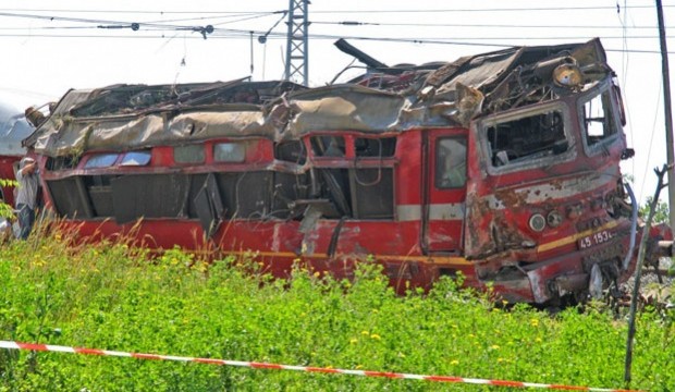 CANADA: UN TREN DE CARGA EN CANADÁ SE DESCARRILA 084-620x360