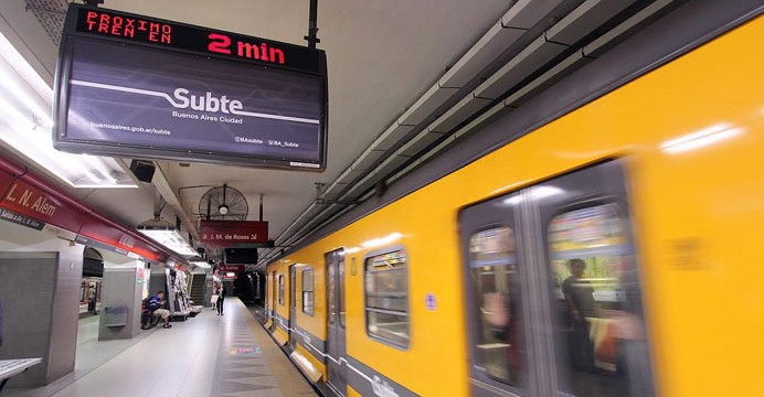 ‘PRÓXIMO SUBTE': INCORPORAN NUEVO SISTEMA DE INFORMACIÓN DE LA FRECUENCIA Subte-692x360