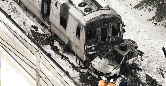 ESTADOS UNIDOS: INVESTIGAN A CONDUCTORA DE CAMIONETA QUE CHOCÓ CON TREN 202-692x360