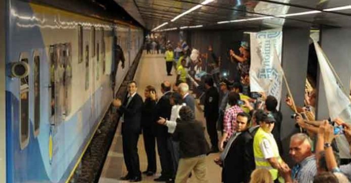 tren - POSTALES Y ANUNCIOS DE UN DÍA MARCADO POR EL HISTÓRICO REGRESO DEL TREN DE PASAJEROS 286-692x360