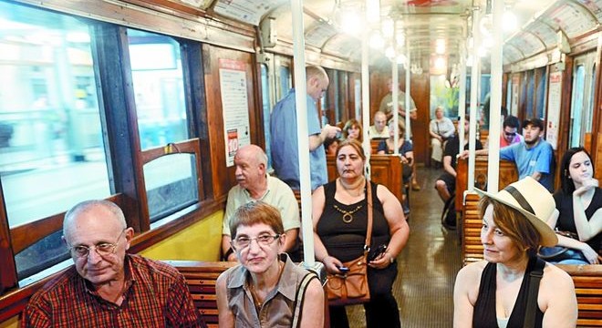 PREPARAN LOS VIEJOS COCHES DEL SUBTE A PARA PASEOS TURÍSTICOS 48-660x360