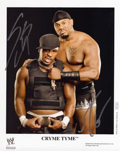 اكبر مكتبة صور مصارعين تعال وشوف Sg_135_autographed_photo_cryme_tyme