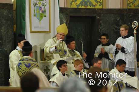 grand succès de la messe traditionnelle pontificale de Trenton 44987212E