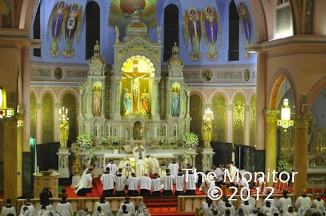 grand succès de la messe traditionnelle pontificale de Trenton 44987226E