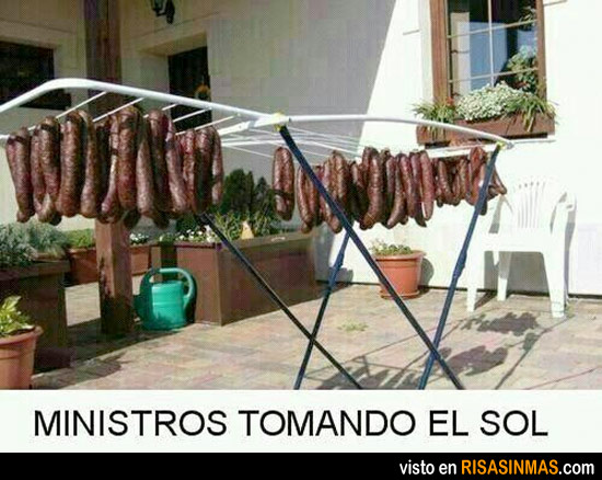  EN CLAVE DE HUMOR - Página 8 Ministros-tomando-el-sol