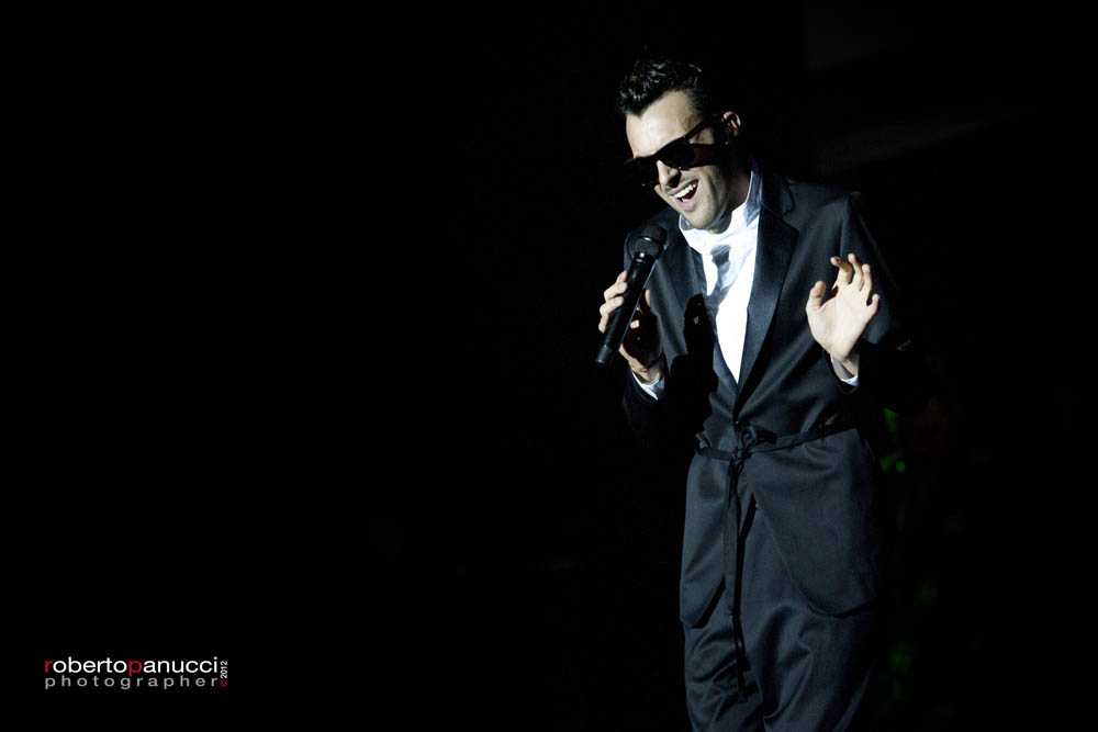 [FOTO] Tour Teatrale 2012 - Assisi 18/05 Mengoniassisi-22