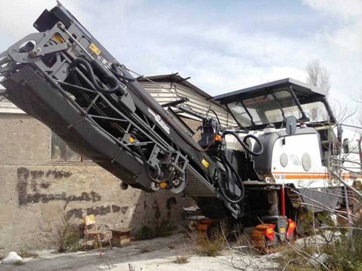 Σκουριάζουν πανάκριβα μηχανήματα ασφαλτόστρωσης του Δήμου Ρόδου 0bccaf394043e15d976b77abf2b19356