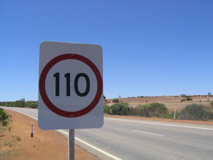 El Gobierno rebaja el límite a 110 km/h en autovía para ahorrar gasolina - Página 2 Australia_110_km_speed_limit