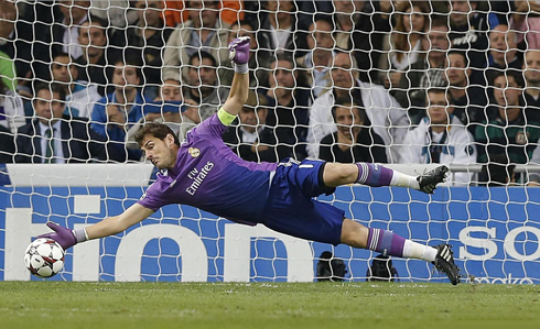 FIFA 14: TEAMS AND ANNOUNCEMENTS - Page 2 733-iker-casillas-great-save-and-stop-in-real-madrid-2013-2014