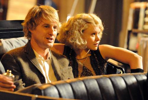 El juego de las pelculas - Pgina 30 O-owen-wilson-midnight-in-paris-on-set