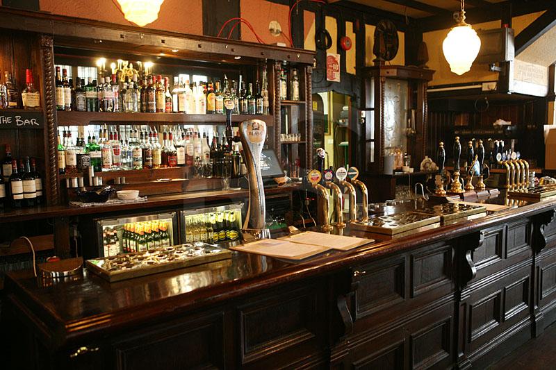 The King's Head (the F7 Pub) TheGeorgePubInterior1