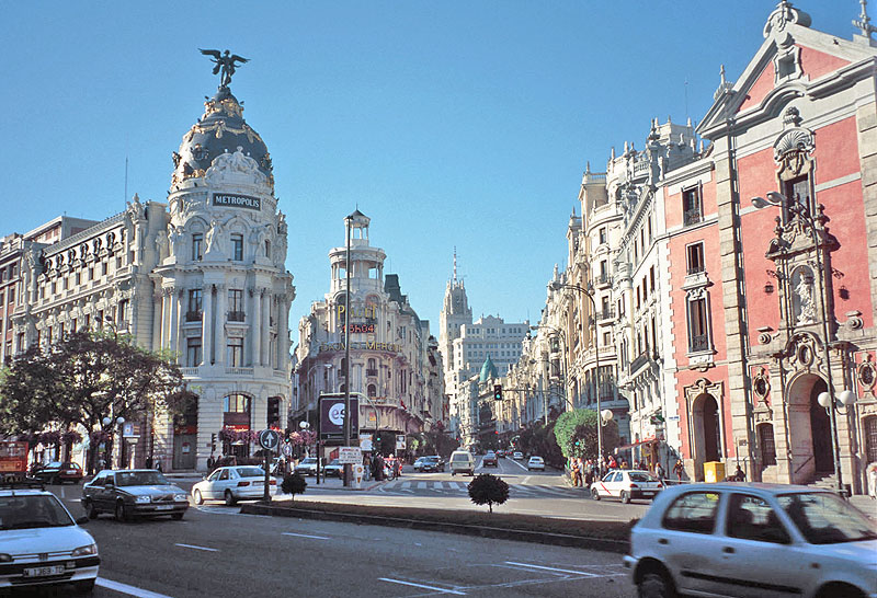 اقوى 10 جوازات سفر فى العالم Spain_Madrid_Old_City