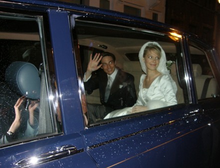 Boda de Marie Cristina de Austria y Rodolfo de Limburg-Stirum - Página 4 In%20the%20car%20leaving