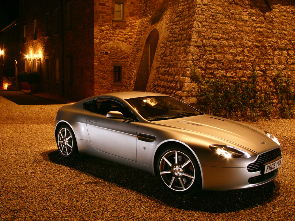 Bientot on pourra rouler en Aston Martin .... entretenables ! V8-Vantage-8