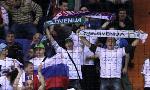 Europsko rukometno prvenstvo u Srbiji 2012 Slo-navijaci