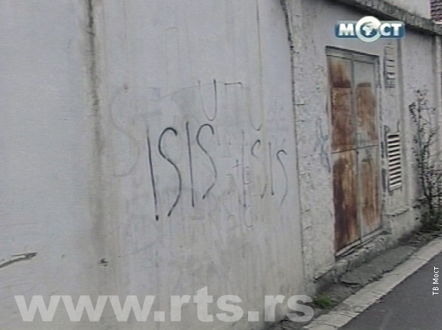 Kosovo Serbs community Grafiti-271115