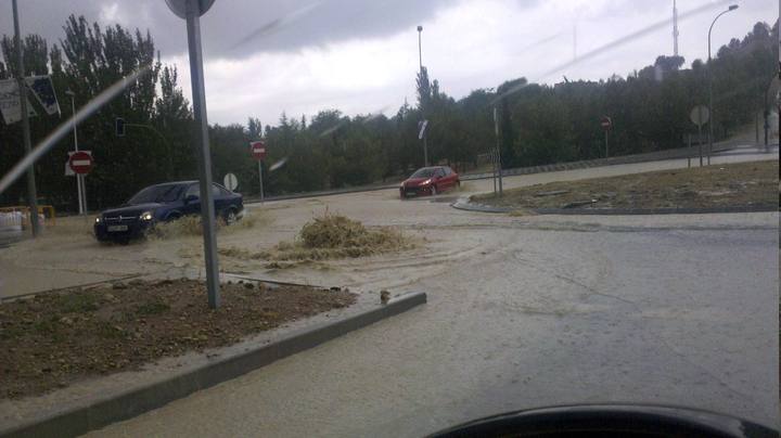 Una fuerte tromba de agua y granizo inunda varias zonas de la ciudad de Cuenca 1281715645608