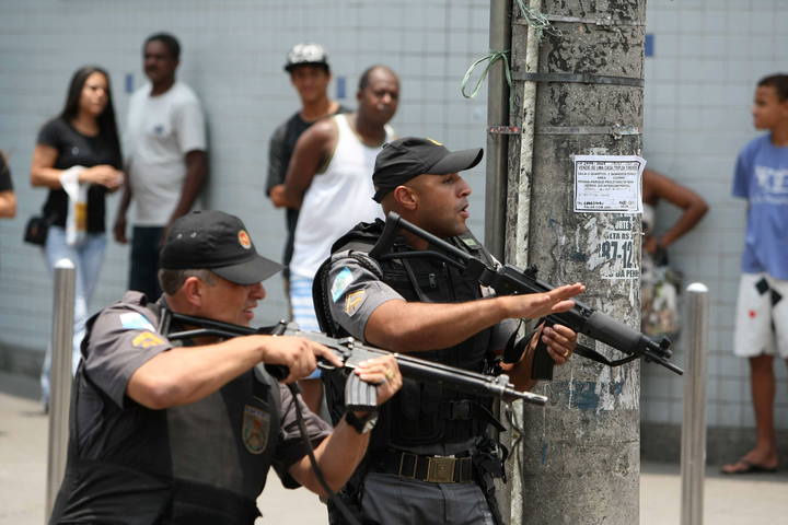 La policía toma la favela más peligrosa de Río tras una intensa batalla con los narcos 1290703025486