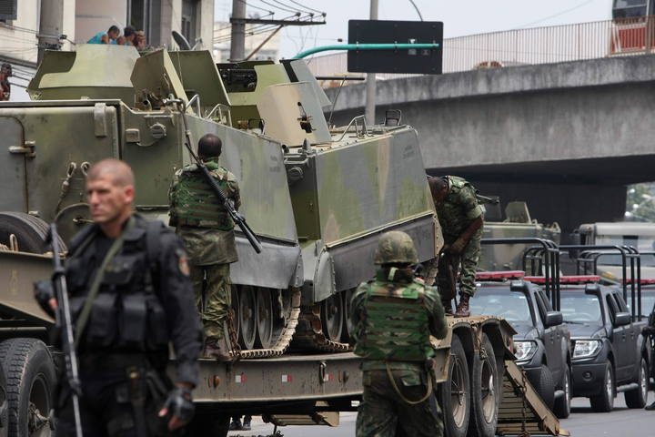 La policía toma la favela más peligrosa de Río tras una intensa batalla con los narcos 1290703025839