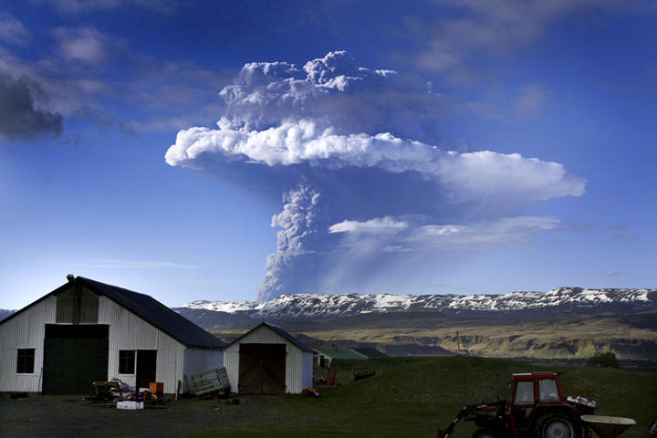 VOLCAN ISLANDES. Las cenizas del volcán islandés afectarán este martes al tráfico aéreo de Reino Unido - Página 2 1306136972816