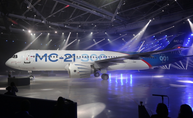 Russian Economy General News: #7 - Page 28 Irkut-MC21-001-HR