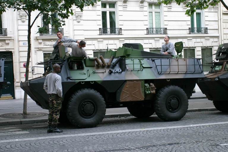 14 Juillet 2007, Paris, avant le Défilé 14_07_02