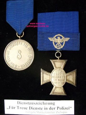  Médaille fidelité dans la Police Allemande WW2 30d4c7cb37a452adffff86faac14422f