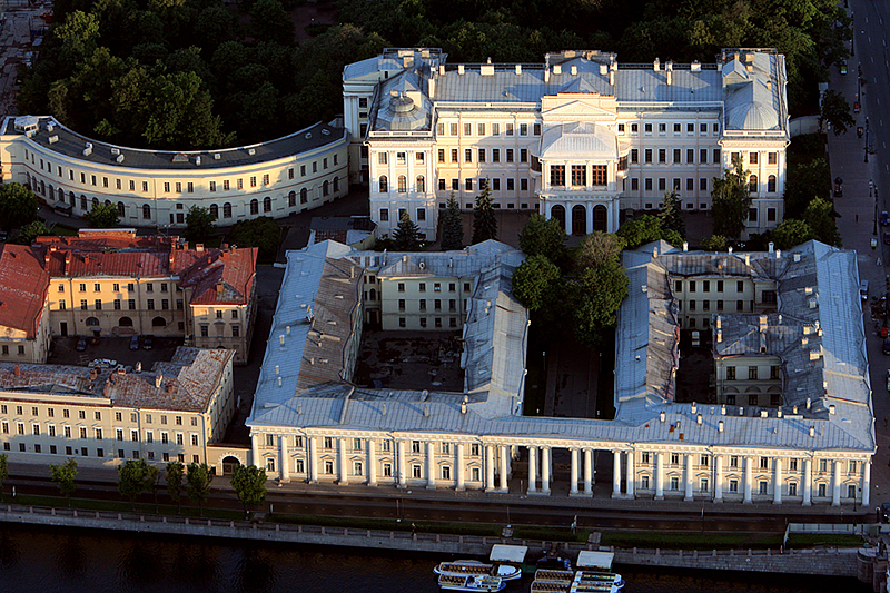 Rusija Aerial-view-of-anichkov-palace-in-saint-petersburg
