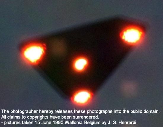  Unexplained UFO Mystery: Salem's Flying Triangle 1294212622