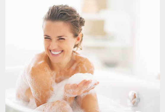 Tabac : comment nettoyer ses poumons ? Prenez-un-bain-detox_exact556x377