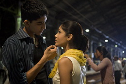     ...||~ Slumdog-millionaire-fl-01