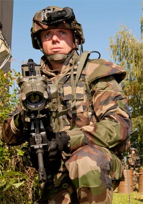 نظام بدلة فيلان القتالية تدخل الخدمة لدى الجيش الفرنسي  A_Ready_FELIN--Photo-French-Army