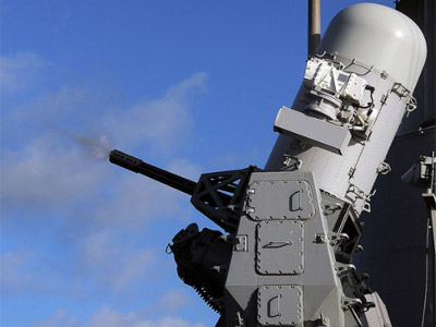 التوافق العملاني بين وحدات الدفاع الجوي   MK-15-Phalanx-Close-In-Weapons-System-(CIWS)-aboard-the-guided-missile-cruiser-USS-Philippine-Sea-(CG-58)-_done