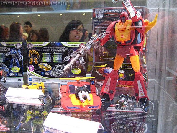 Conventions Transformers Pulse Con, TFCON, BOTCON — Autres conventions Québec, France & Belgique: Comic-Con, ToyCon, etc. - Page 20 R_Transformers-Exclusives-9943