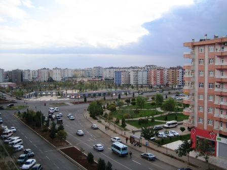 انفجار في دياربكر بعد توقيف نواب من حزب الشعوب الكردي Diyarbakir